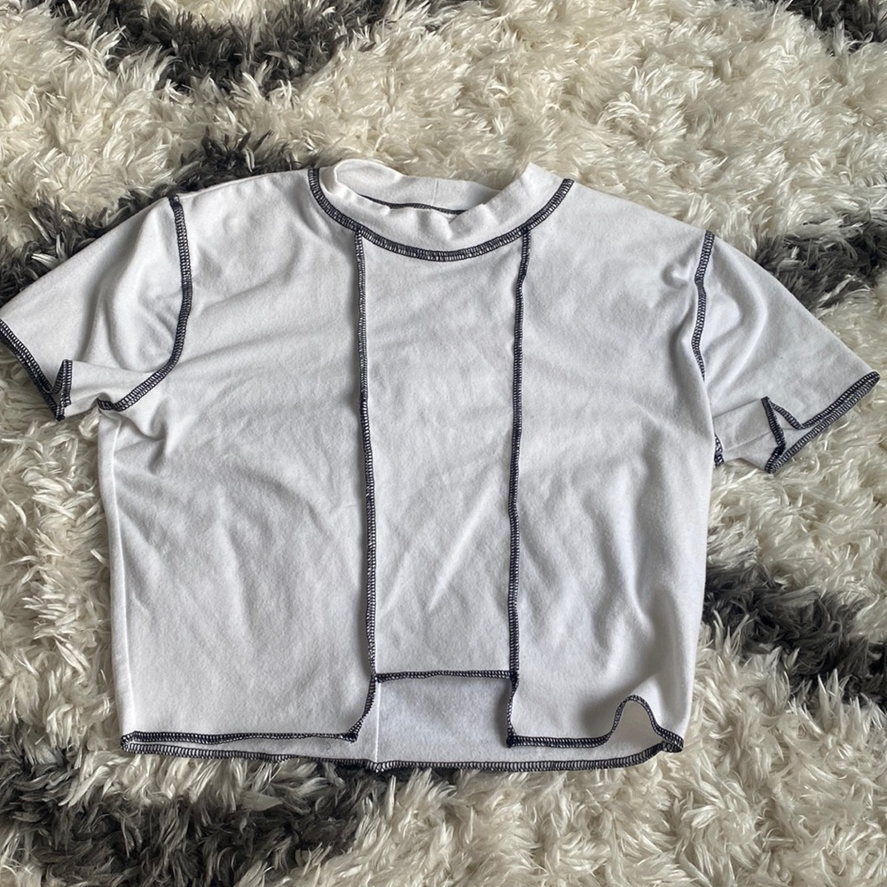 Crop top.